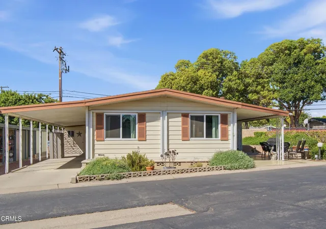 Manufactured home for sale at 121 Wheaton Dr #121, Ventura, CA 93003 | MLS# V1-39053