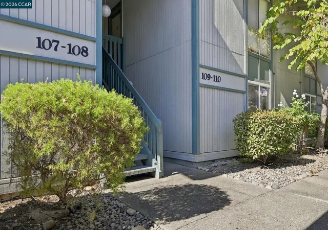 Photo 2 of Sale Pending at 1036 Oak Grv Rd #109, Concord, CA 94518 | MLS# 41150113 | Listing updated on 2026-10-09