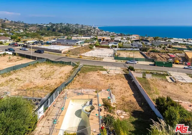 Photo 1 of Land for sale at 3619 Seahorn Dr, Malibu, CA 90265 | MLS# 26993789 | Listing updated on 2026-10-10