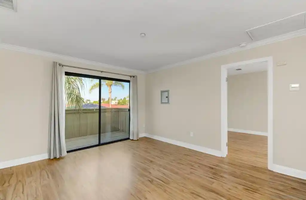 Listing Photo 2 - Condo for sale in 201 Twin Oaks Ave located at 201 Twin Oaks Ave, Chula Vista, CA 91910 - Unit 201 Twin Oaks Ave