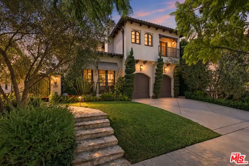 Photo 1 of Single family home for sale at 509 S Gretna Green Way, Los Angeles, CA 90049 | MLS# 26995887 | Listing updated on 2026-10-23