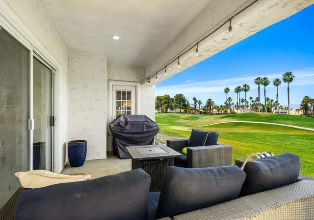 Listing Photo 2 - Condo for sale in building located at 673 Vis Lago Cir N, Palm Desert, CA 92211
