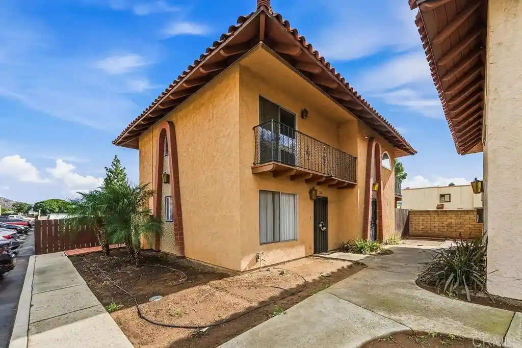 Townhouse for sale at 520 S Anza St, El Cajon, CA 92020 | MLS# NDP2609203