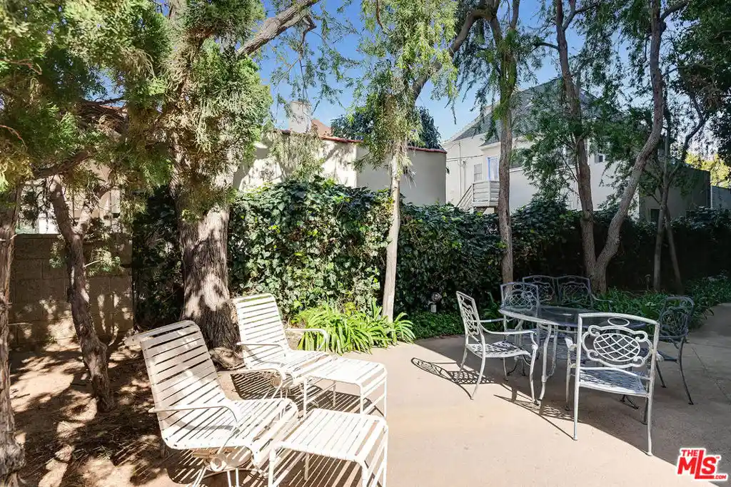 Listing Photo 18 - Condo for sale in 441 N Oakhurst Dr located at 441 N Oakhurst Dr, Beverly Hills, CA 90210 - Unit #304