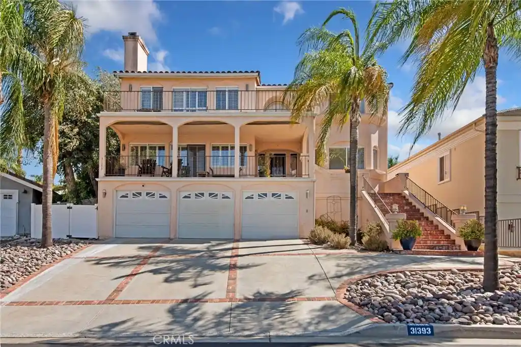 Photo 1 of Single family home for sale at 31393 Emperor Dr, Canyon Lake, CA 92587 | MLS# SW26214927 | Listing updated on 2026-10-19