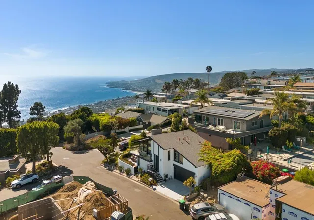 Photo 2 of Single family home for sale at 2568 Bonita Way, Laguna Beach, CA 92651 | MLS# 260024040SD | Listing updated on 2026-10-02