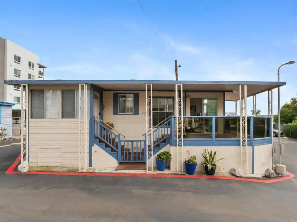 Manufactured home for sale at 900 N Cleveland St #94, Oceanside, CA 92054 | MLS# NDP2609206
