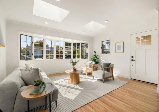 Photo 3 of Sale Pending at 324 Harbor Dr, Santa Cruz, CA 95062 | MLS# ML82063404 | Listing updated on 2026-10-09
