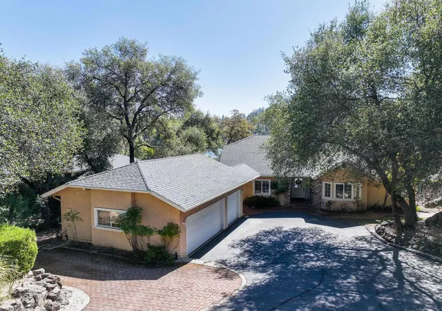 Photo 2 of Single family home for sale at 13814 Lake Wildwood Dr, Penn Valley, CA 95946 | MLS# ML82063410 | Listing updated on 2026-10-06