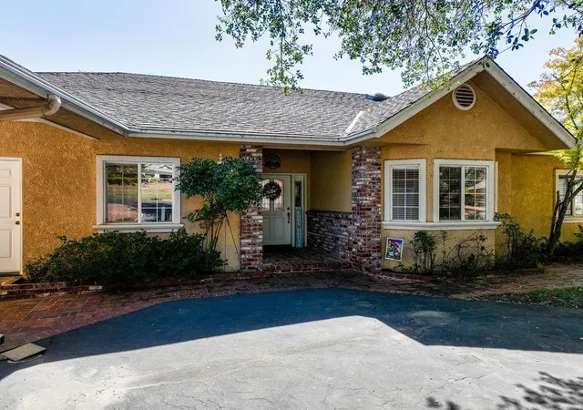 Photo 3 of Single family home for sale at 13814 Lake Wildwood Dr, Penn Valley, CA 95946 | MLS# ML82063410 | Listing updated on 2026-10-06