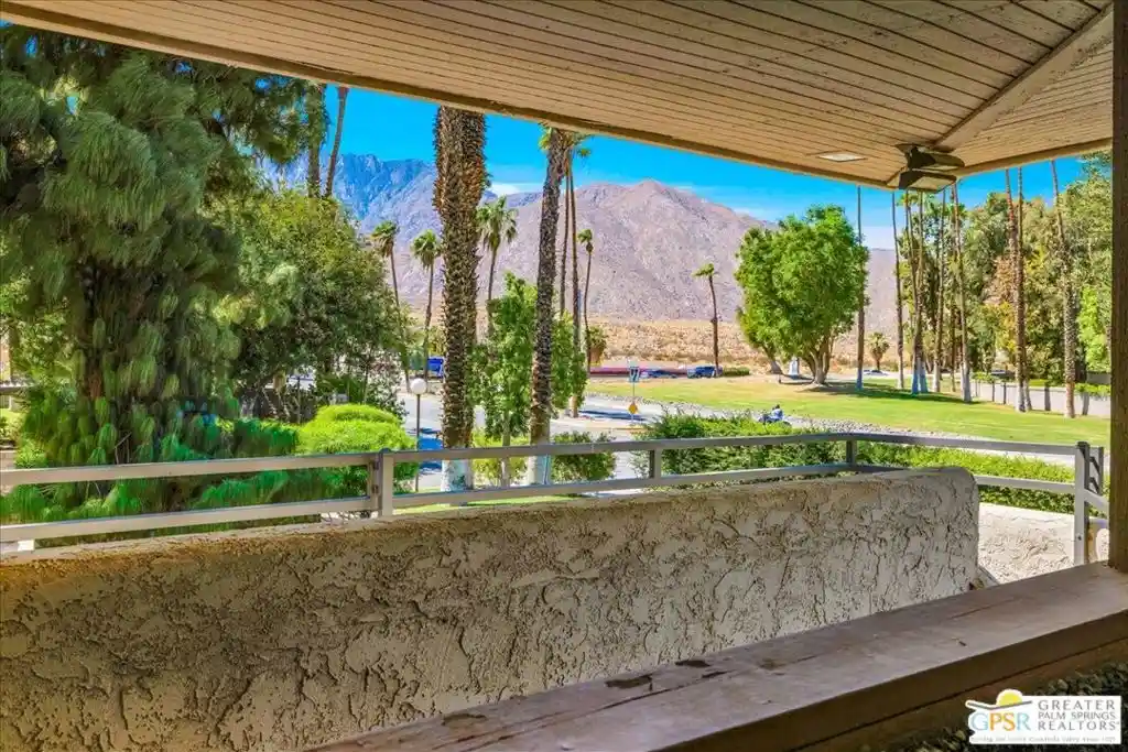 Listing Photo 2 - Condo for sale in 2875 N Los Felices Rd located at 2875 N Los Felices Rd, Palm Springs, CA 92262 - Unit #217