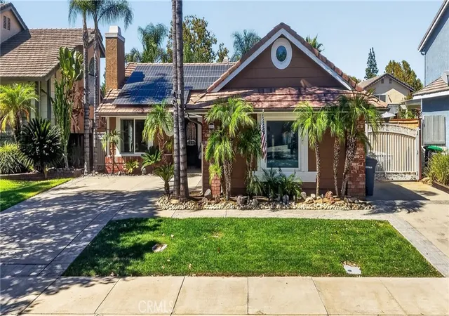 Photo 2 of Single family home for sale at 32465 Cape Dr, Lake Elsinore, CA 92530 | MLS# SW26215087 | Listing updated on 2026-10-08