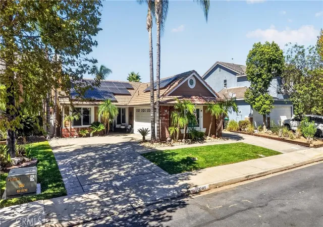 Photo 3 of Single family home for sale at 32465 Cape Dr, Lake Elsinore, CA 92530 | MLS# SW26215087 | Listing updated on 2026-10-08