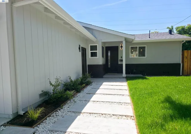 Photo 3 of Single family home for sale at 6746 Bollinger Rd, San Jose, CA 95129 | MLS# 41150160 | Listing updated on 2026-10-09