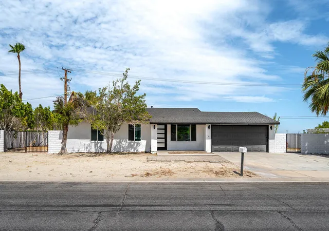 Photo 2 of Single family home for sale at 1978 N Whitewater Clb Dr, Palm Springs, CA 92262 | MLS# 219153685DA | Listing updated on 2026-10-03