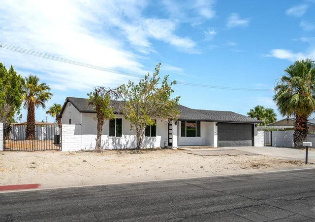 Photo 3 of Single family home for sale at 1978 N Whitewater Clb Dr, Palm Springs, CA 92262 | MLS# 219153685DA | Listing updated on 2026-10-03