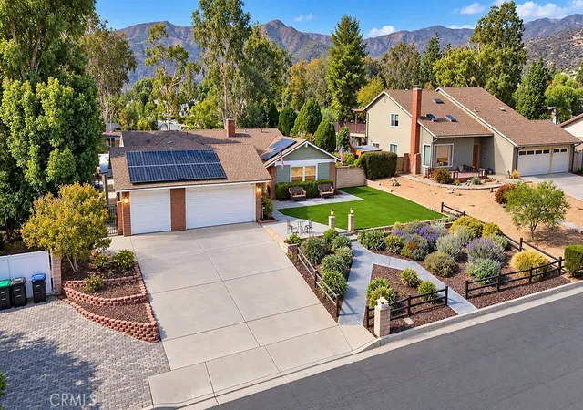 Photo 2 of Single family home for sale at 31831 Saint Pierre Ln, Lake Elsinore, CA 92530 | MLS# IG26212173 | Listing updated on 2026-10-04