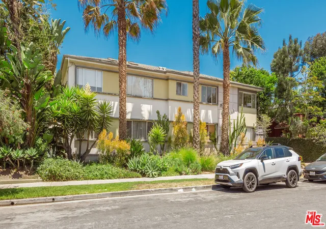 Photo 2 of Condo for sale at 827 Bay St #5, Santa Monica, CA 90405 | MLS# 26994661 | Listing updated on 2026-10-10