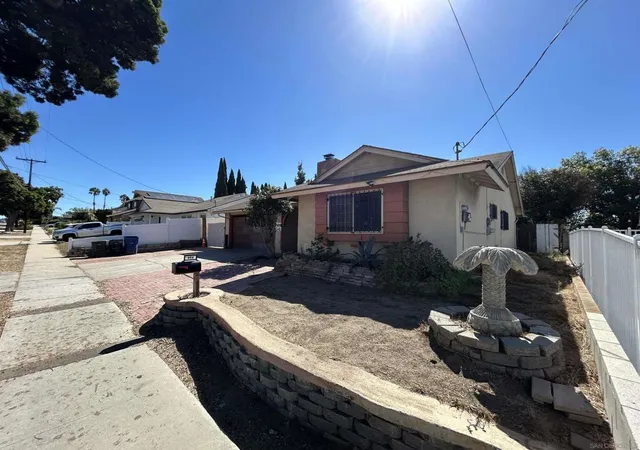 Photo 3 of Sale Pending at 464 E J, Chula Vista, CA 91910 | MLS# 260024068SD | Listing updated on 2026-10-08
