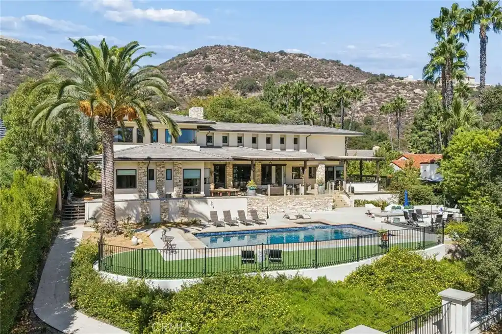 Photo 1 of Mansion for sale at 38144 Silver Fox Ct, Murrieta, CA 92562 | MLS# SW26214916 | Listing updated on 2026-10-16
