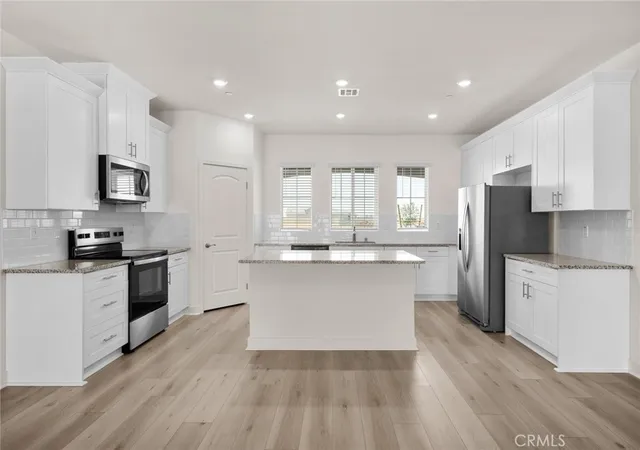 Photo 2 of Single family home for sale at 14738 Indigo Rd, Apple Valley, CA 92307 | MLS# SW26215189 | Listing updated on 2026-10-07