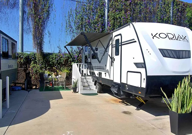 Manufactured home for sale at 681 I St #C14, Chula Vista, CA 91910 | MLS# PTP2607456