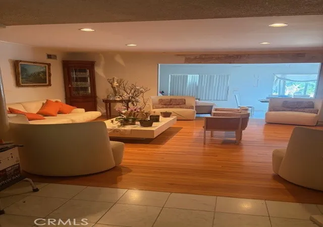 Photo 3 of Single family home for sale at 10210 Encino Ave, Northridge, CA 91325 | MLS# SR26215263 | Listing updated on 2026-10-03