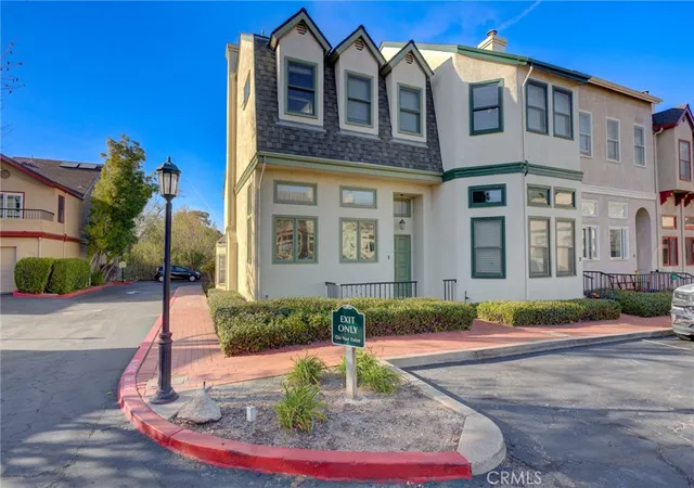 Listing Photo 2 - Condo for sale in building located at 1106 Oceanaire, San Luis Obispo, CA 93405 - Unit #1