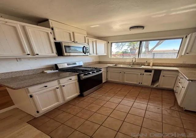 Photo 3 of Sale Pending at 4788 Aberdeen St, San Diego, CA 92117 | MLS# 260024081SD | Listing updated on 2026-10-05