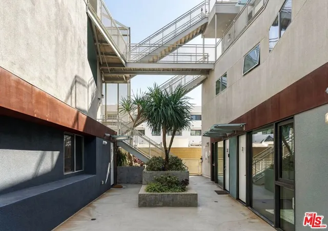 Photo 3 of Condo for sale at 751 N Fairfax Ave #2, Los Angeles, CA 90046 | MLS# 26989113 | Listing updated on 2026-10-11