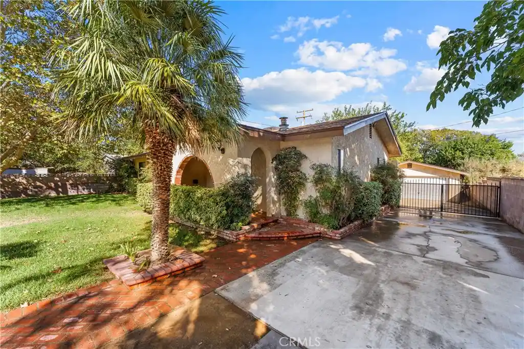 Photo 1 of Sale Pending at 4527 W Ave L13, Lancaster, CA 93536 | MLS# SR26215287 | Listing updated on 2026-10-14