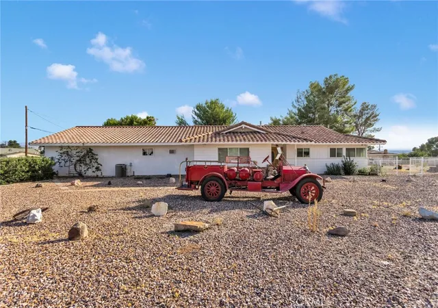 Photo 2 of Single family home for sale at 18947 Waseca, Apple Valley, CA 92307 | MLS# HD26215320 | Listing updated on 2026-10-03