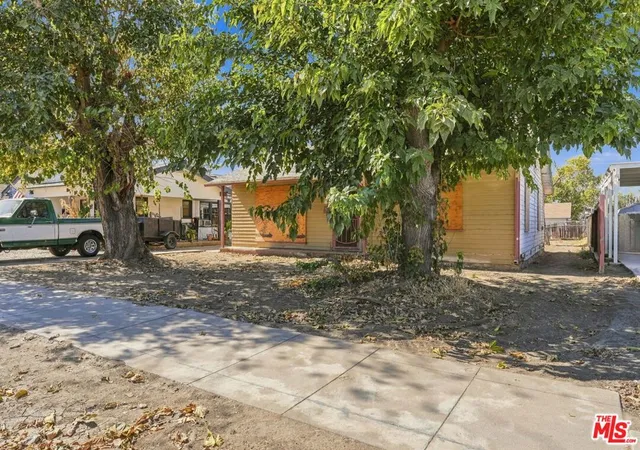 Photo 2 of Single family home for sale at 528 S D St, Exeter, CA 93221 | MLS# 26994737 | Listing updated on 2026-10-10