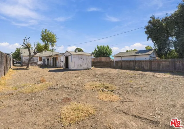Photo 3 of Single family home for sale at 528 S D St, Exeter, CA 93221 | MLS# 26994737 | Listing updated on 2026-10-10