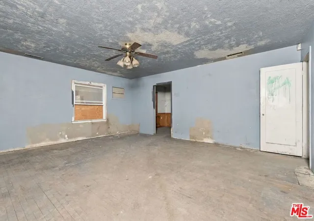 Photo 4 of Single family home for sale at 528 S D St, Exeter, CA 93221 | MLS# 26994737 | Listing updated on 2026-10-10