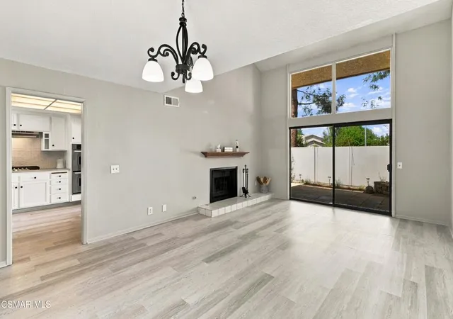 Condo for sale at 274 Mariposa Dr, Newbury Park, CA 91320 | MLS# 226004706