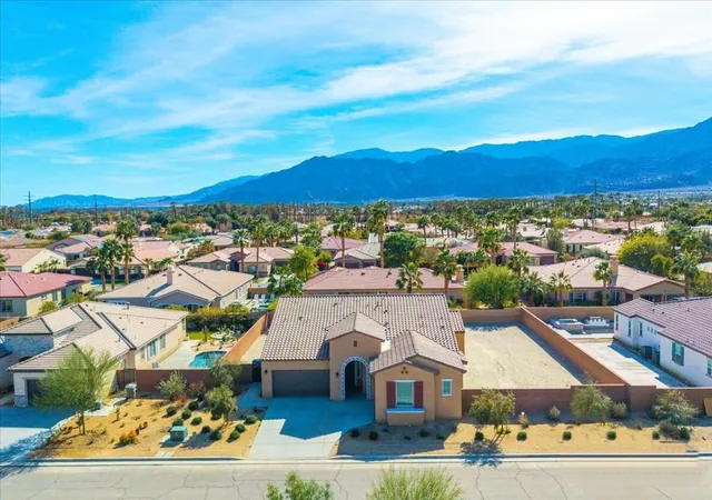 Photo 2 of Single family home for sale at 81835 Vida Bella Dr, La Quinta, CA 92253 | MLS# 219153703DA | Listing updated on 2026-10-03