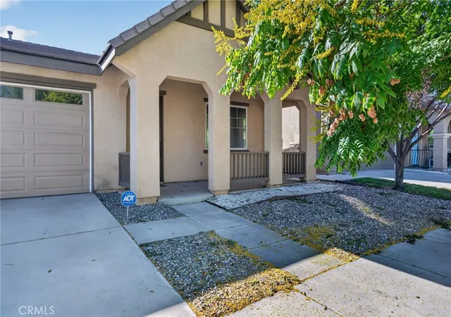 Photo 3 of Single family home for sale at 868 White Pepper, Hemet, CA 92545 | MLS# SW26215317 | Listing updated on 2026-10-03