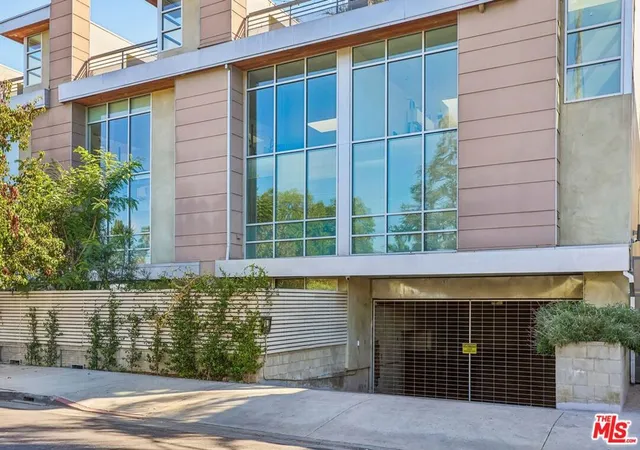 Photo 2 of Condo for sale at 5806 Waring Ave #7, Los Angeles, CA 90038 | MLS# 26992713 | Listing updated on 2026-10-10