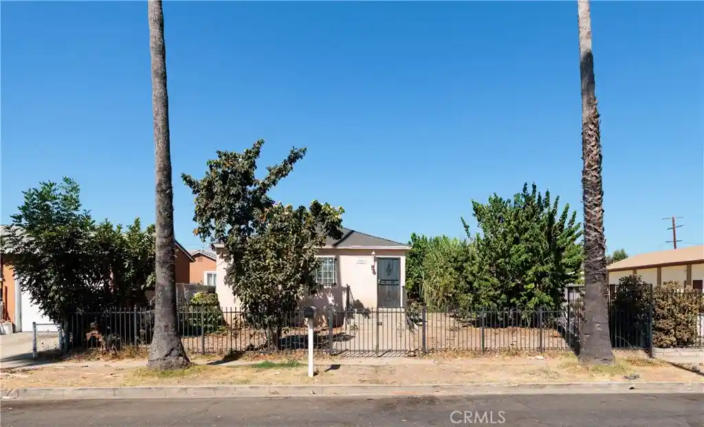 Photo 1 of Single family home for sale at 2069 Lewis, Long Beach, CA 90806 | MLS# OC26211797 | Listing updated on 2026-10-16