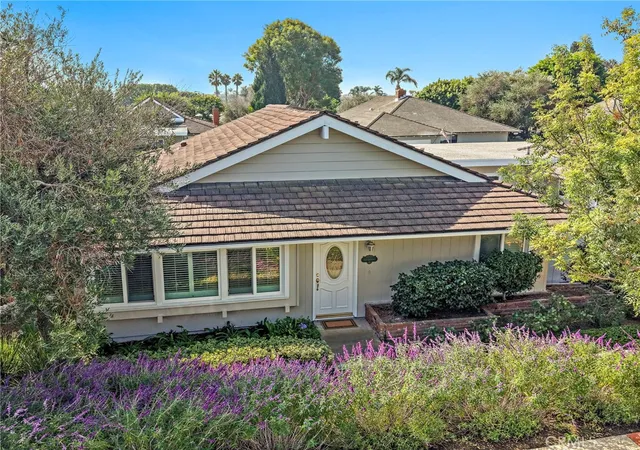 Photo 2 of Single family home for sale at 5421 Bonanza, Huntington Beach, CA 92649 | MLS# OC26214871 | Listing updated on 2026-10-09