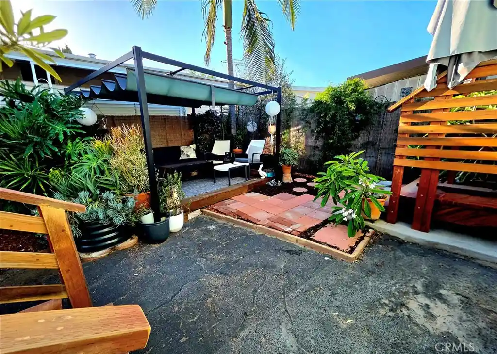 Photo 1 of Manufactured home for sale at 6249 E Emerald Cvs #150, Long Beach, CA 90803 | MLS# PW26214764 | Listing updated on 2026-10-27