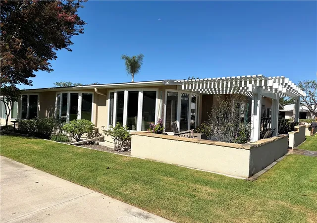 Photo 2 of Condo for sale at 1760 Sunningdale Rd M14 14a, Seal Beach, CA 90740 | MLS# PW26212867 | Listing updated on 2026-10-10