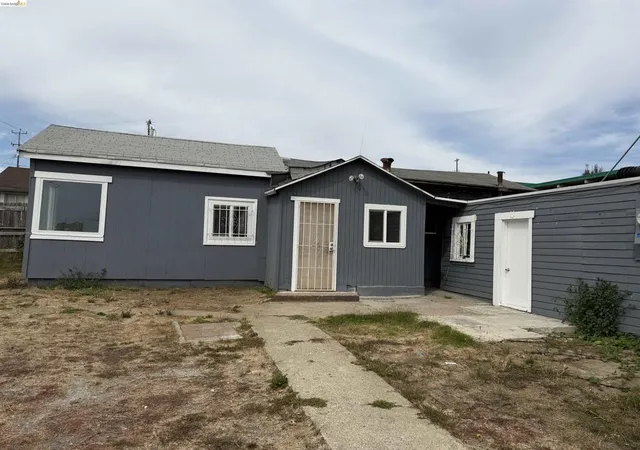 Single family home for sale at 5101 Columbia Ave, Richmond, CA 94801 | MLS# 41150216
