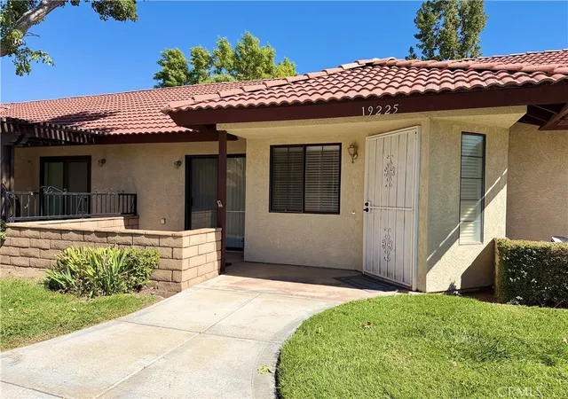 Photo 2 of Single family home for sale at 19225 Elm Dr, Apple Valley, CA 92308 | MLS# HD26215420 | Listing updated on 2026-10-04
