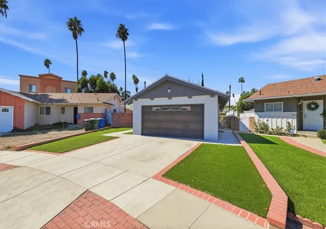 Photo 3 of Single family home for sale at 7227 Whitaker Ave, Van Nuys, CA 91406 | MLS# IV26214612 | Listing updated on 2026-10-04