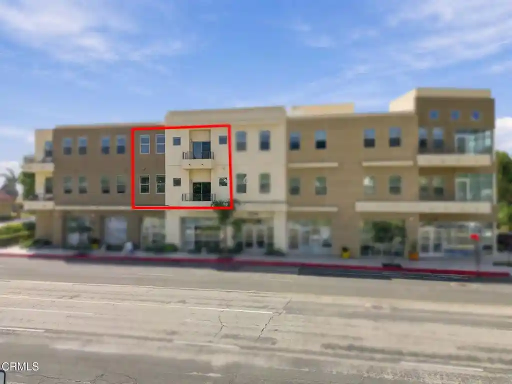 Listing Photo 1 - Condo for sale in 2218 E Main St located at 2218 E Main St, Ventura, CA 93001 - Unit #303