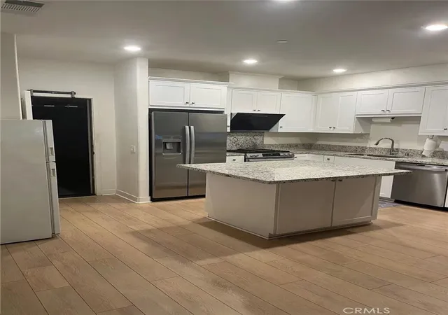 Listing Photo 4 - Condo for sale in building located at 2608 Winston Ct, Arcadia, CA 91007