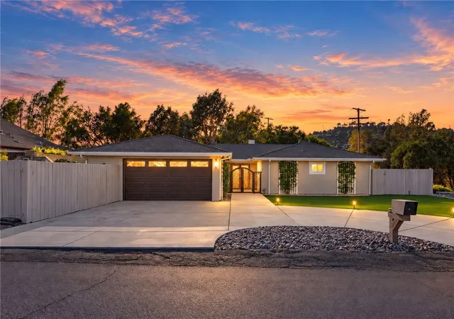 Photo 2 of Single family home for sale at 3101 Cherrypoint Ct, Fallbrook, CA 92028 | MLS# SW26215697 | Listing updated on 2026-10-12