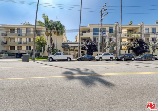 Photo 2 of Condo for sale at 11970 Montana Ave #308, Los Angeles, CA 90049 | MLS# 26996497 | Listing updated on 2026-10-11